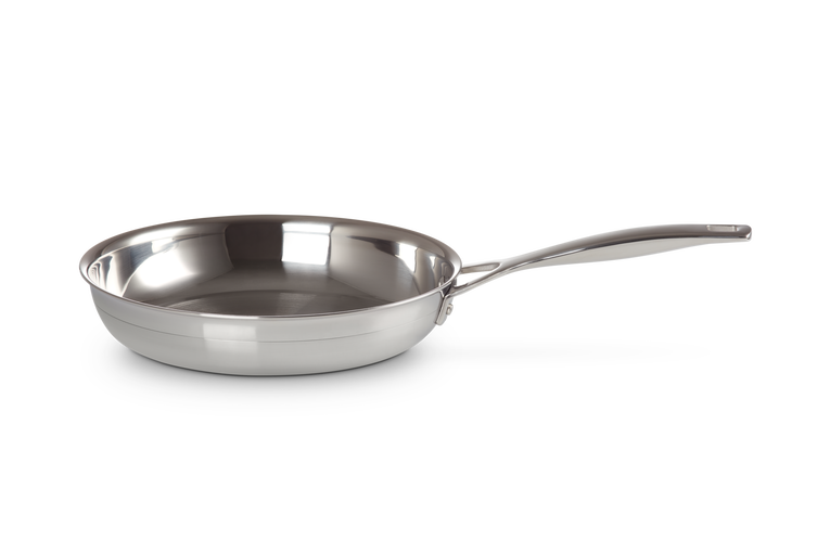 Le Creuset Padella bassa Classic in acciaio inox, interno antiaderente,  diameter 24 cm, Compatibile con Tutte le Fonti di Calore, Induzione  Inclusa, 96200224001000 : : Casa e cucina