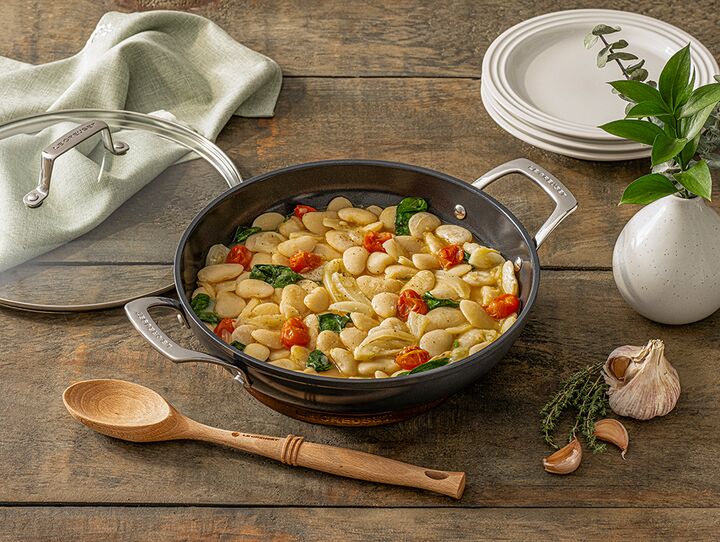 Fagioli bianchi stufati con finocchi e verdure