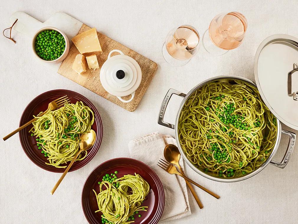 Spaghetti al pesto e piselli