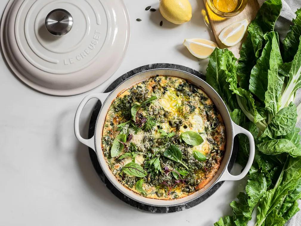 Frittata di spinaci e formaggio di capra con pesto di semi di zucca