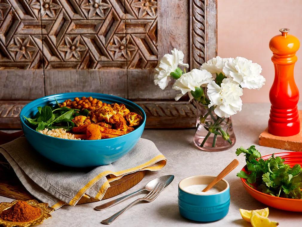 Buddha Bowl con cavolfiore arrosto al curry e zucca