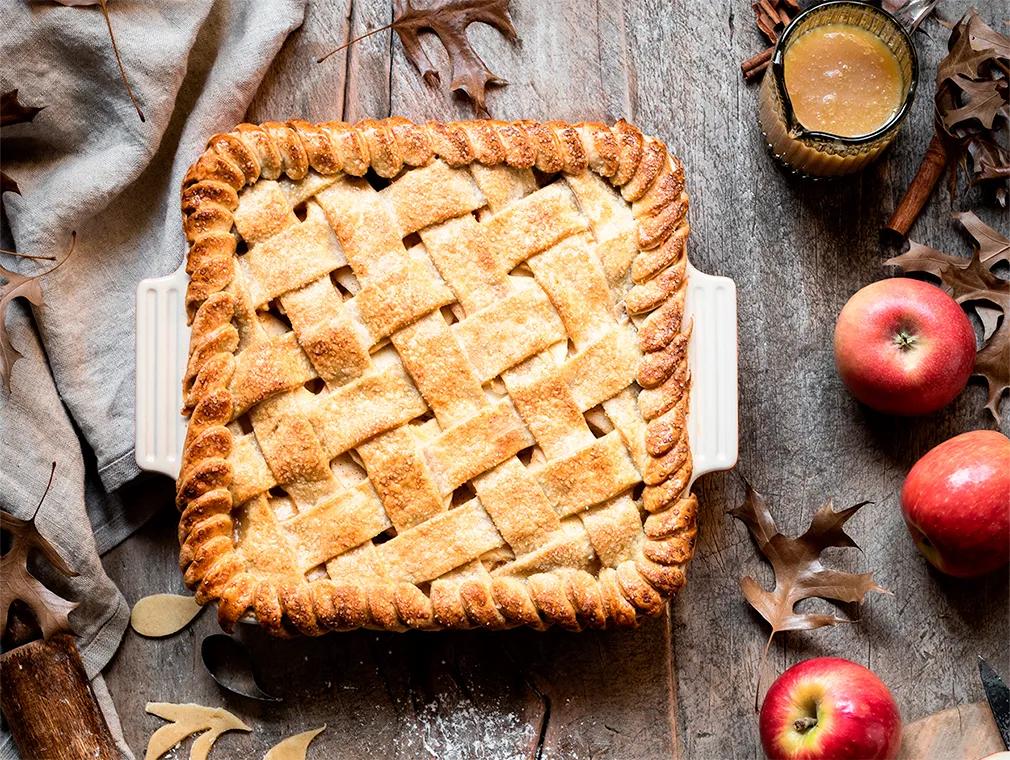 Torta di mele con salsa Butterscotch salata